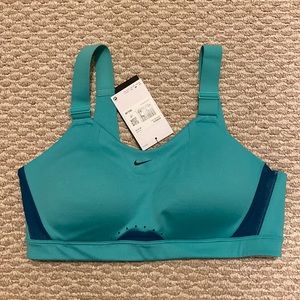 Net Nike sports bra Sz M cups C-E